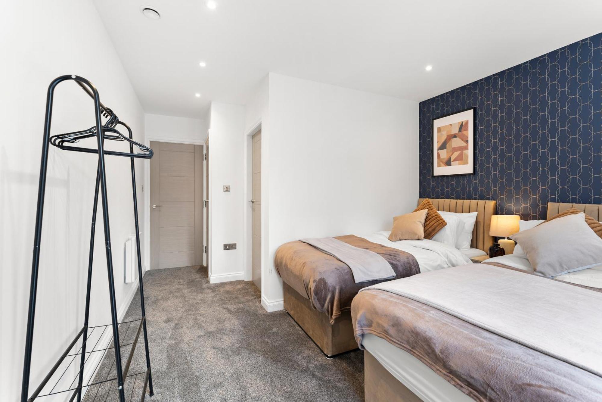 Stunning Large Leeds - Parking Apartment